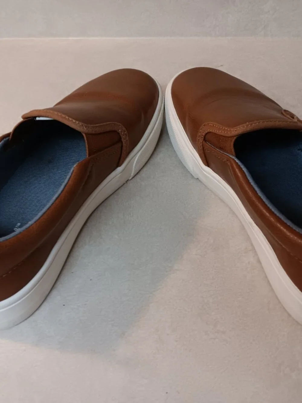 Cat and Jack Girls Faux Leather Loafers Size 4